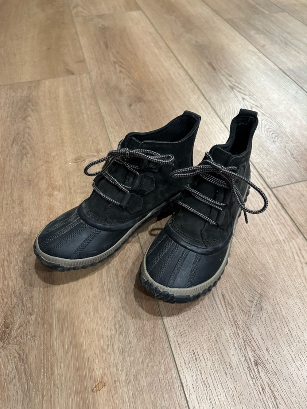 Sorel Women's Black Lace-Up Waterproof Boots